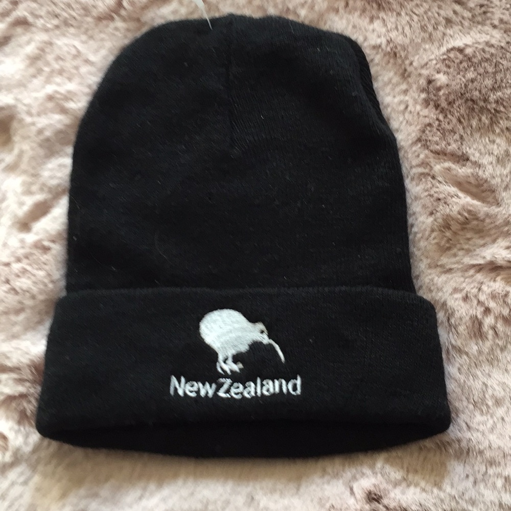 Beanie NWT KIWI